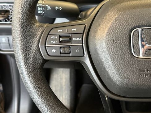 Used 2025 Honda HR-V LX image 11