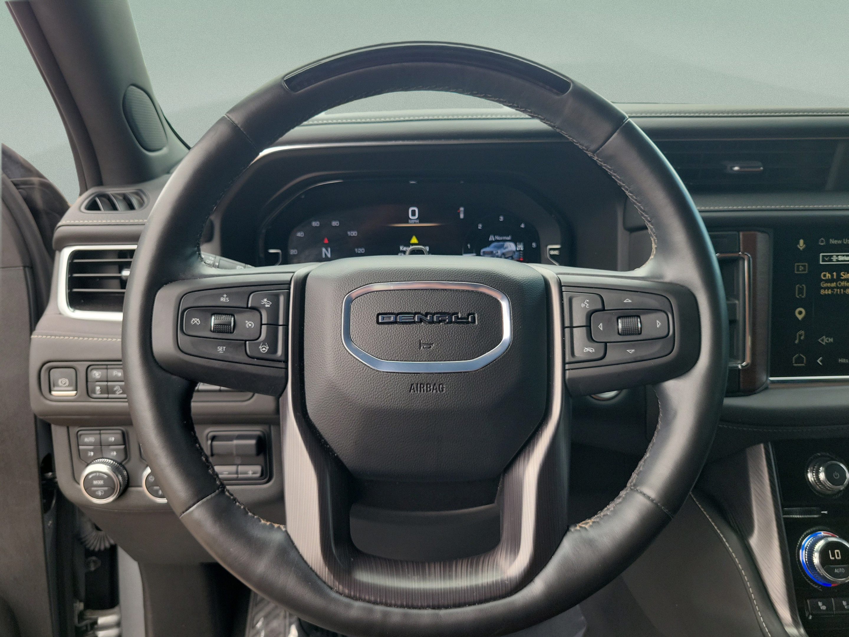 Used 2024 GMC Yukon Denali Ultimate AWD/4WD image 13