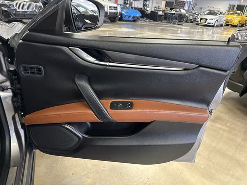 Used 2019 Maserati Ghibli RWD image 19