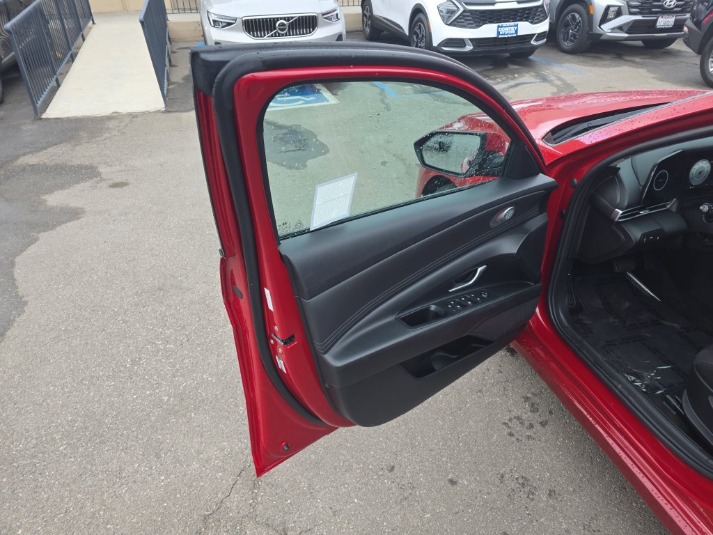 Used 2023 Hyundai Elantra SEL w/ Convenience Package FWD image 10