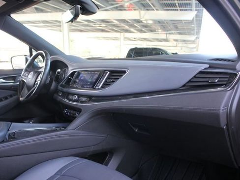 Used 2022 Buick Enclave Premium w/ LPO, Touring Package image 24