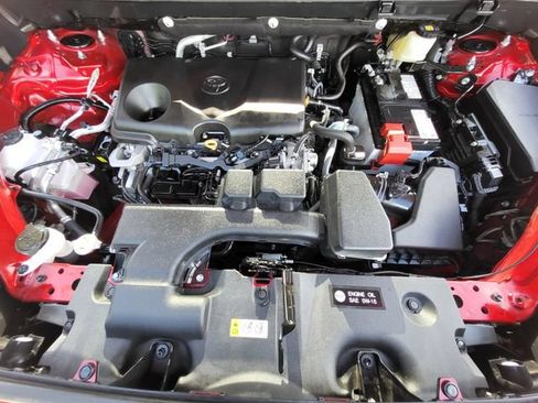 Used 2025 Toyota RAV4 XLE AWD/4WD image 11