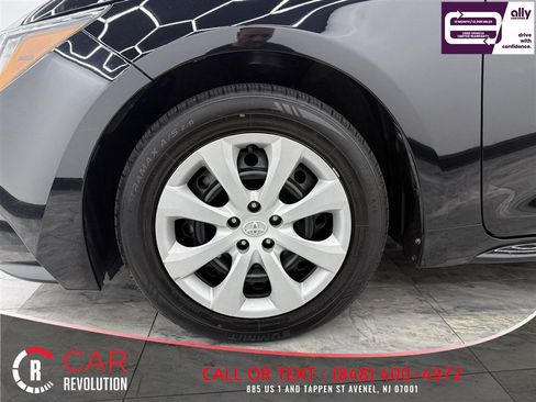 Used 2023 Toyota Corolla LE FWD image 8