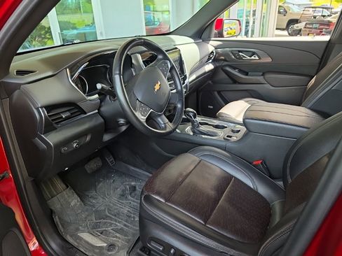 Used 2023 Chevrolet Traverse High Country w/ LPO, 'HIT The Road' Package AWD/4WD image 2