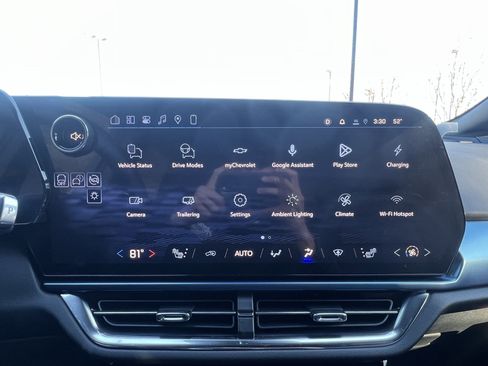 New 2026 Chevrolet Equinox EV LT image 25