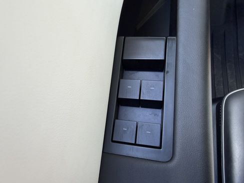 Used 2024 Tesla Cybertruck AWD Crew Cab image 32