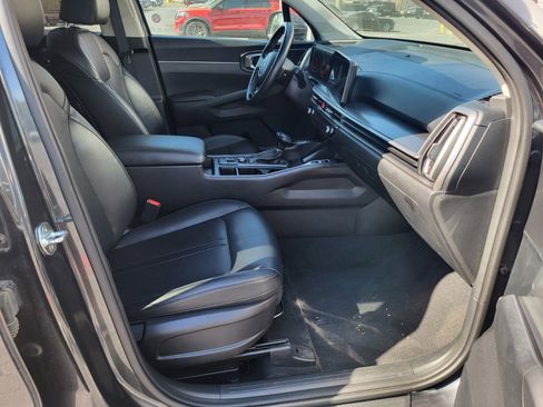 Used 2024 Kia Sorento S image 12