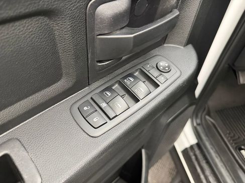 Used 2018 RAM 1500 ST w/ SXT Appearance Group AWD/4WD image 11