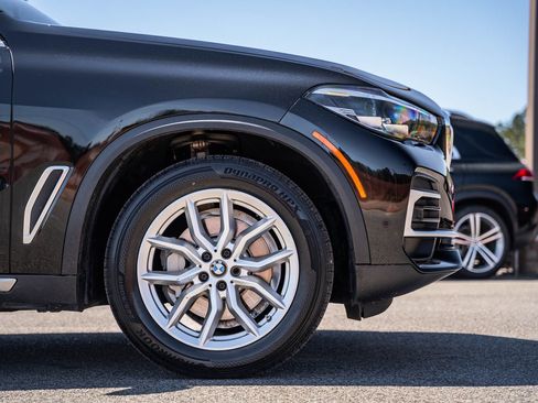 Used 2023 BMW X5 xDrive40i w/ Premium Package AWD/4WD image 9