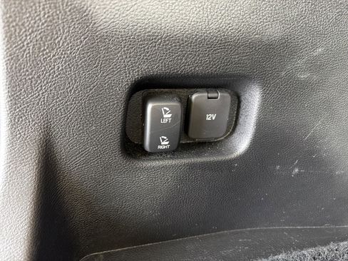 Used 2023 Ford Edge Titanium AWD/4WD image 16