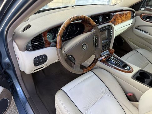 Used 2006 Jaguar XJ Vanden Plas image 12