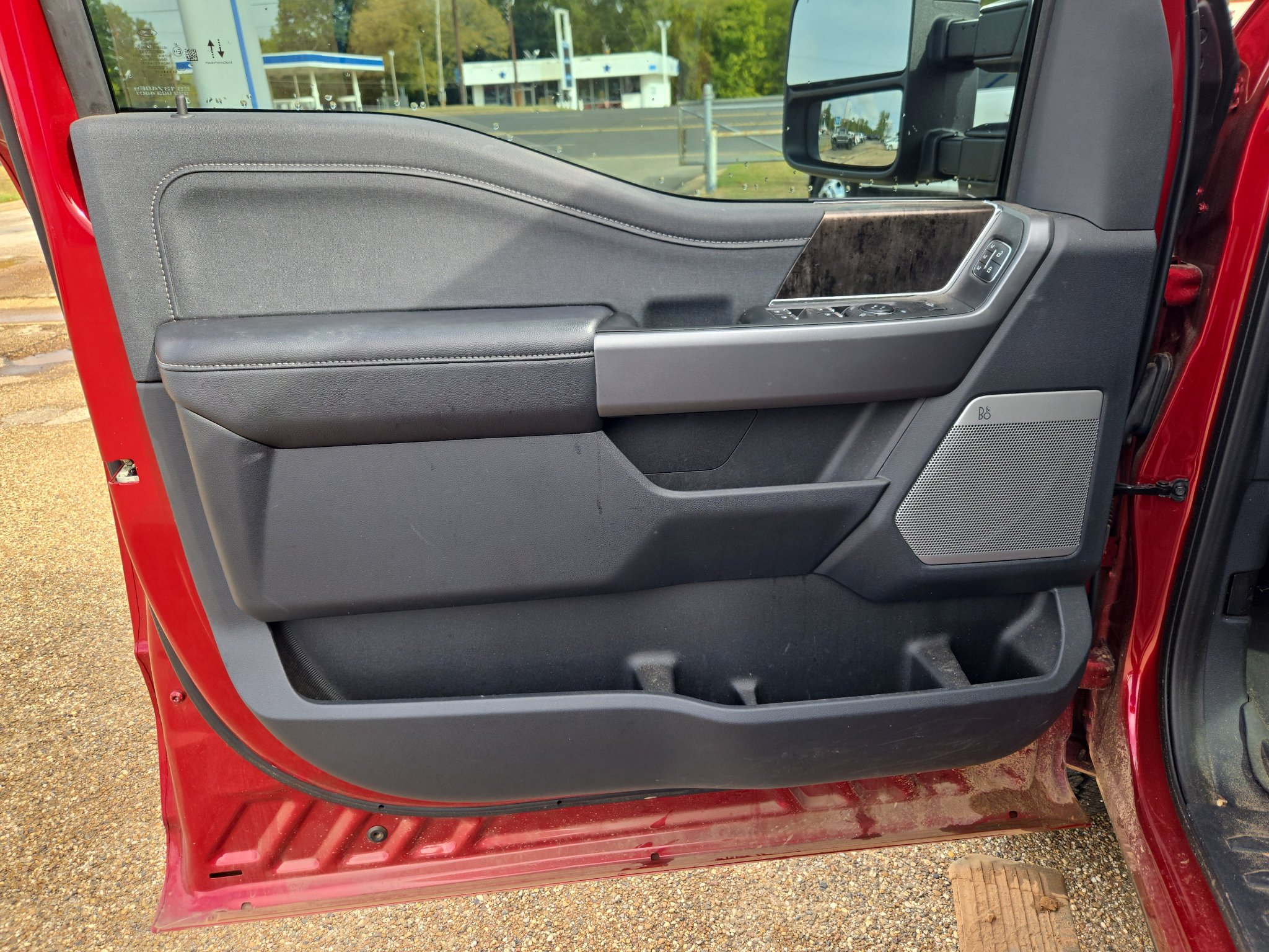 Used 2025 Ford F250 Lariat w/ Lariat Ultimate Package AWD/4WD image 16