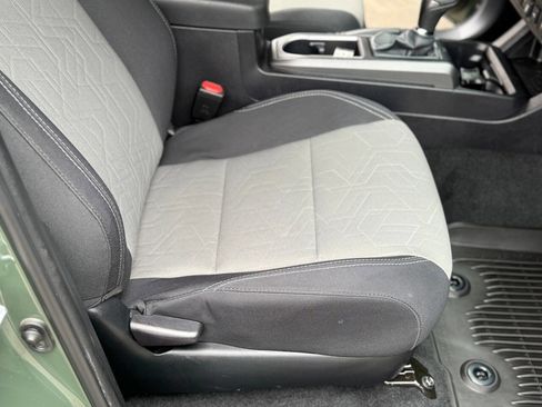 Used 2022 Toyota Tacoma TRD Off-Road image 44