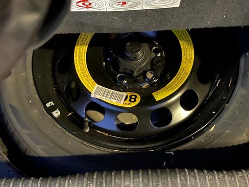 Used 2012 Volkswagen Golf 2-Door image 18