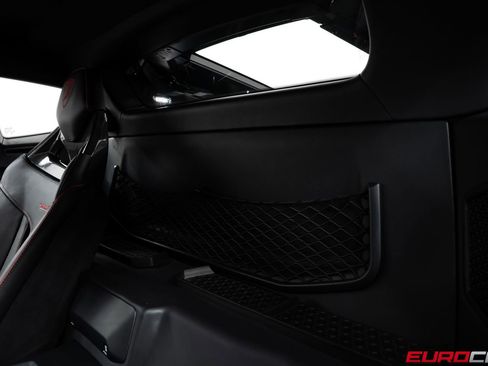 Used 2021 Lamborghini Huracan EVO RWD image 38