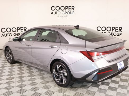 Certified 2025 Hyundai Elantra Sport image 21