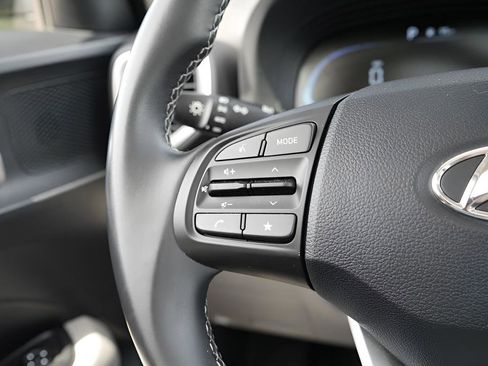 Certified 2023 Hyundai Venue SEL FWD image 24