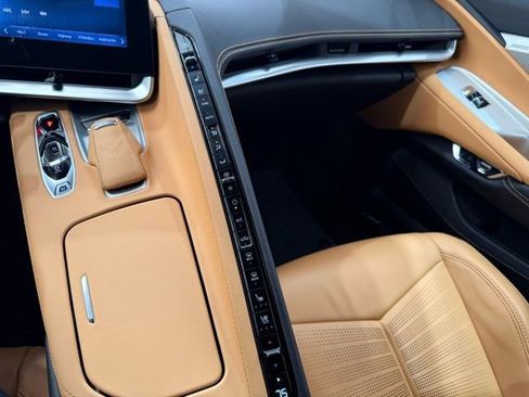 Used 2024 Chevrolet Corvette Stingray Preferred Cpe image 31