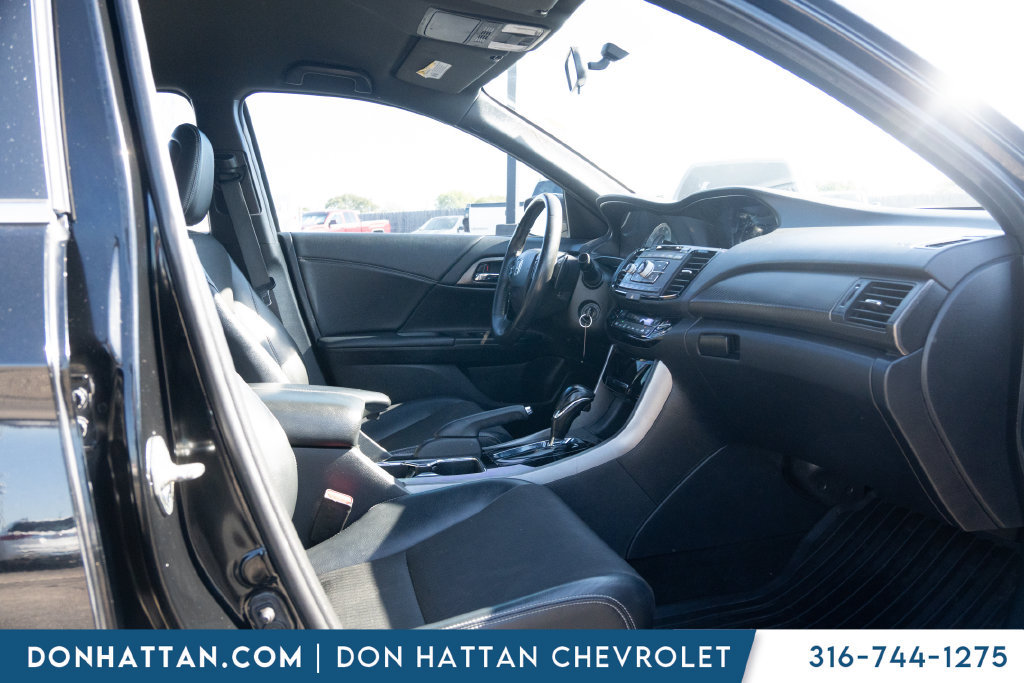 Used 2016 Honda Accord Sport image 21