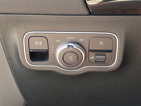 Certified 2024 Mercedes-Benz GLA 250 4MATIC image 26