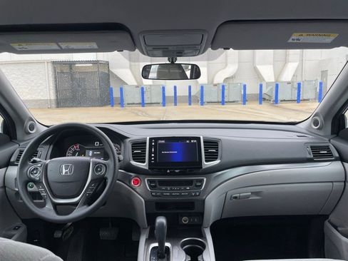 Used 2018 Honda Pilot EX image 5