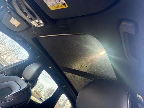 Used 2018 Volvo XC60 T5 R-Design w/ Convenience Package image 20