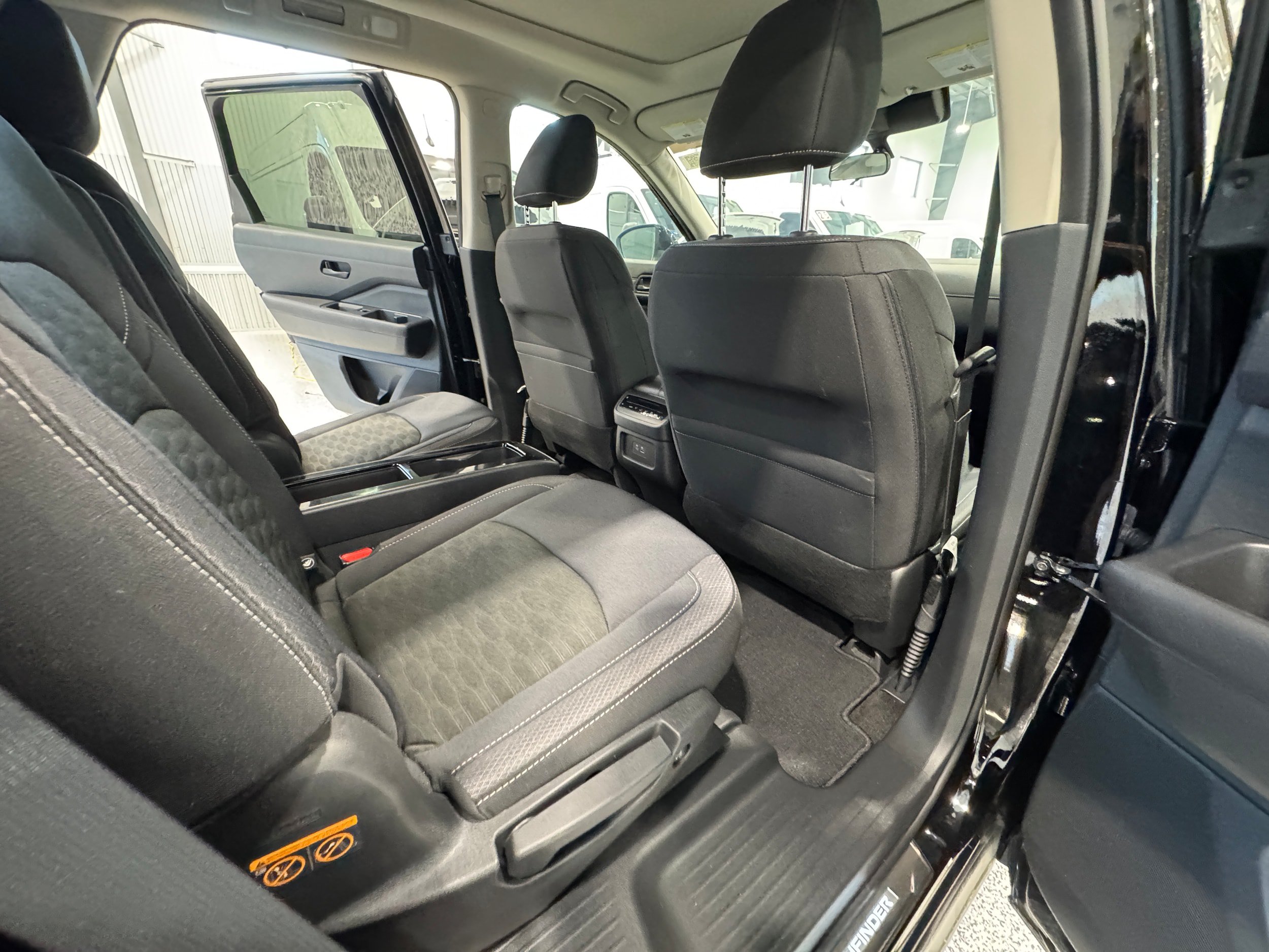 Used 2024 Nissan Pathfinder SV w/ SV Premium Package AWD/4WD image 13