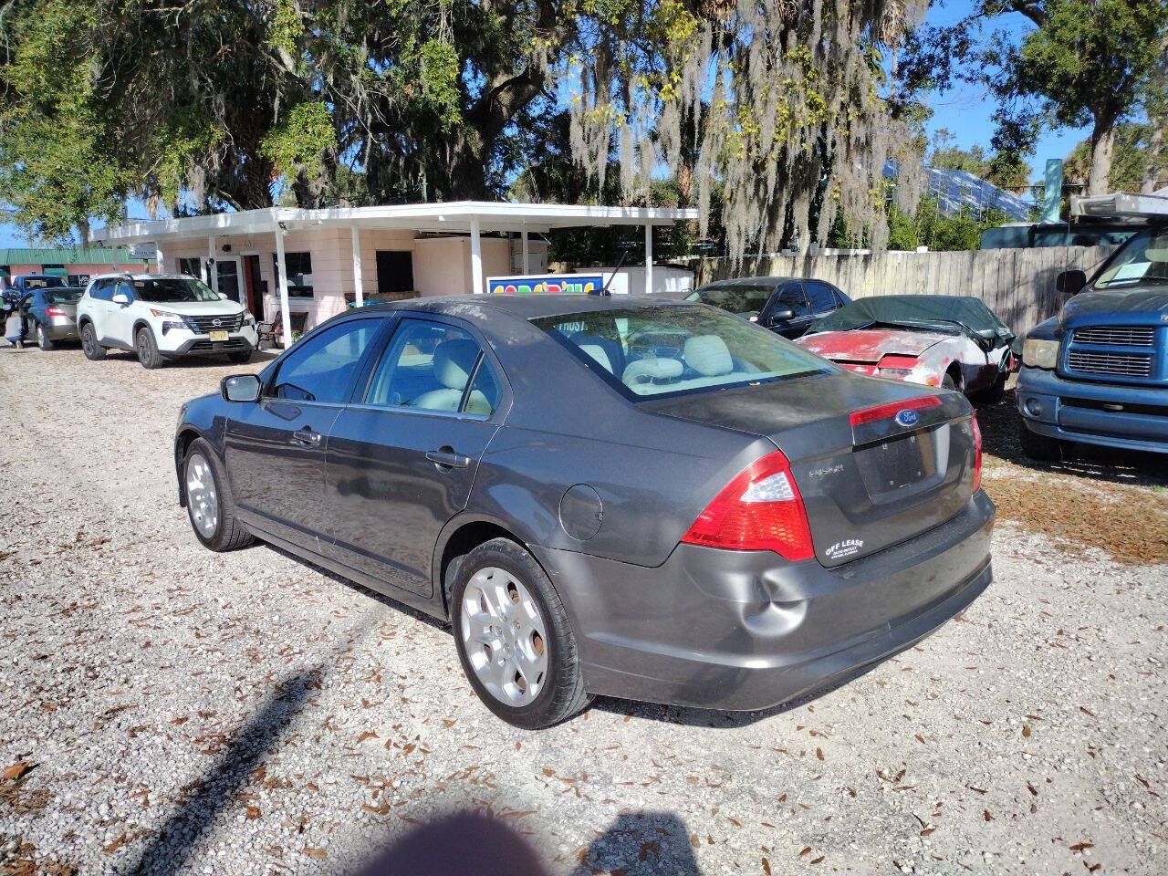Used 2011 Ford Fusion SE w/ 201A Rapid Spec Order Code FWD image 4