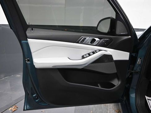 Used 2023 BMW X7 xDrive40i w/ Premium Package image 10