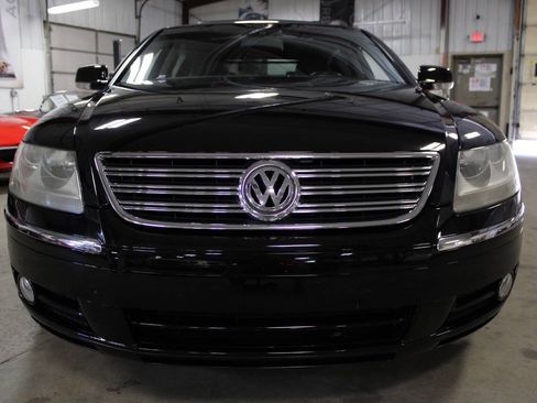 Used 2004 Volkswagen Phaeton V8 AWD/4WD image 9