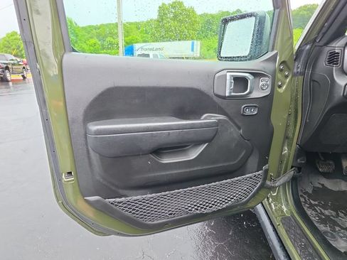 Used 2022 Jeep Gladiator Mojave w/ Cold Weather Group AWD/4WD image 25
