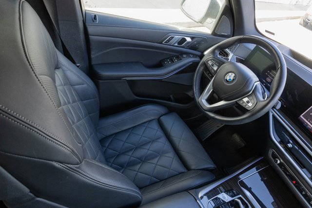 Used 2024 BMW X5 xDrive50e AWD/4WD image 18
