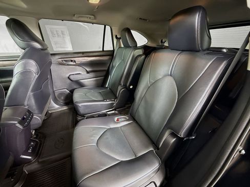 Used 2023 Toyota Highlander Limited image 25