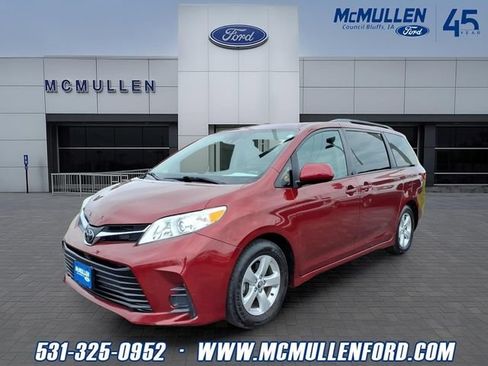 Used 2019 Toyota Sienna LE FWD image 1