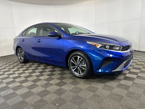 Used 2024 Kia Forte LXS w/ LXS Technology Package image 2