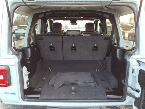 Used 2024 Jeep Wrangler Unlimited Sahara image 20