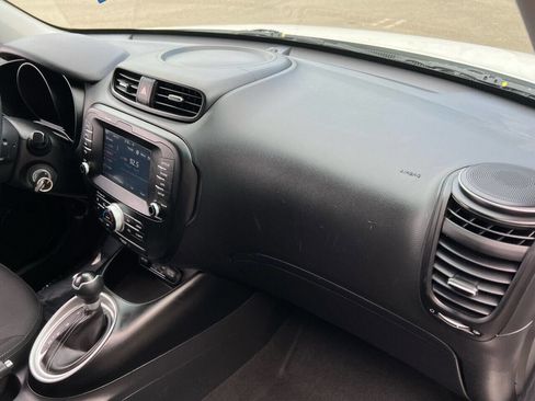 Used 2018 Kia Soul + image 51