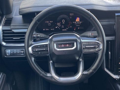 Used 2025 GMC Acadia Elevation AWD/4WD image 13
