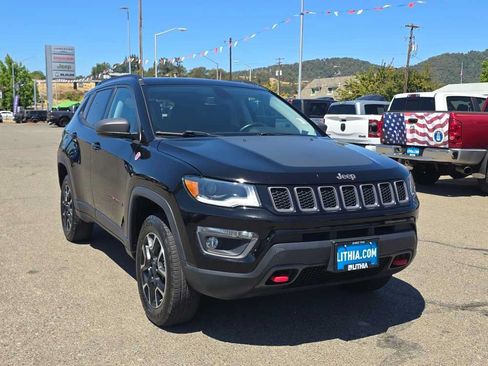 Used 2019 Jeep Compass Trailhawk w/ Leather Interior Group AWD/4WD image 7