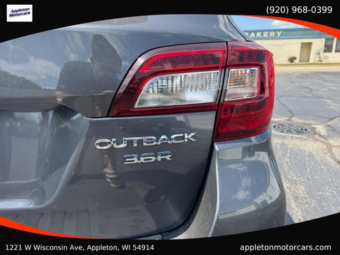 Used 2018 Subaru Outback 3.6R Limited AWD/4WD image 10