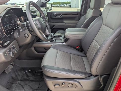 Used 2023 Chevrolet Silverado 1500 ZR2 w/ Technology Package AWD/4WD image 8