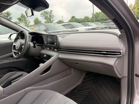 Used 2023 Hyundai Elantra SEL w/ Winter Weather Package FWD image 34