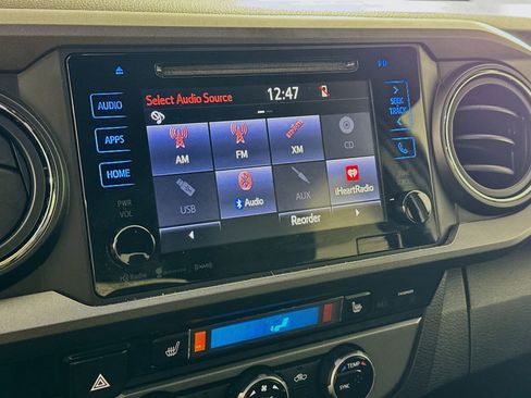 Used 2017 Toyota Tacoma TRD Sport w/ Premium & Technology Package AWD/4WD image 12