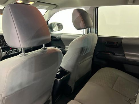 Used 2022 Toyota Tacoma SR w/ SR Convenience Package RWD image 19