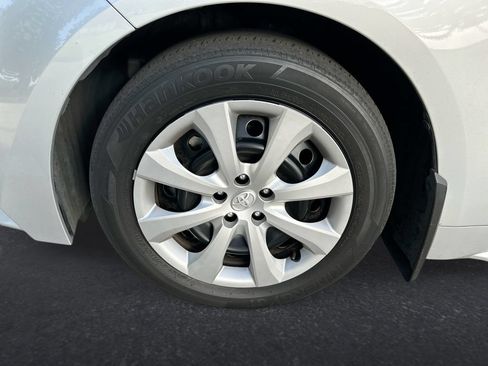 Used 2025 Toyota Corolla LE FWD image 2