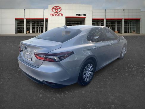 Certified 2022 Toyota Camry LE FWD image 6