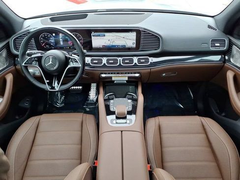 New 2026 Mercedes-Benz GLS 580 4MATIC image 4