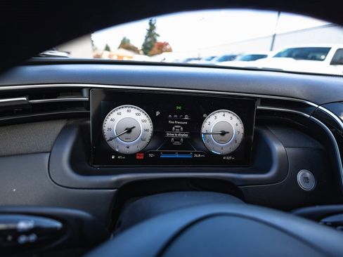 Used 2023 Hyundai Tucson Limited image 13