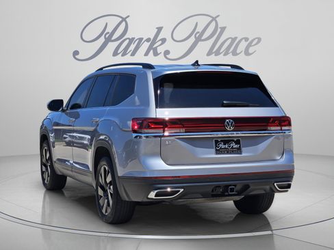Used 2024 Volkswagen Atlas SE FWD image 3