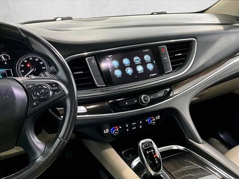 Used 2018 Buick Enclave Essence FWD image 8